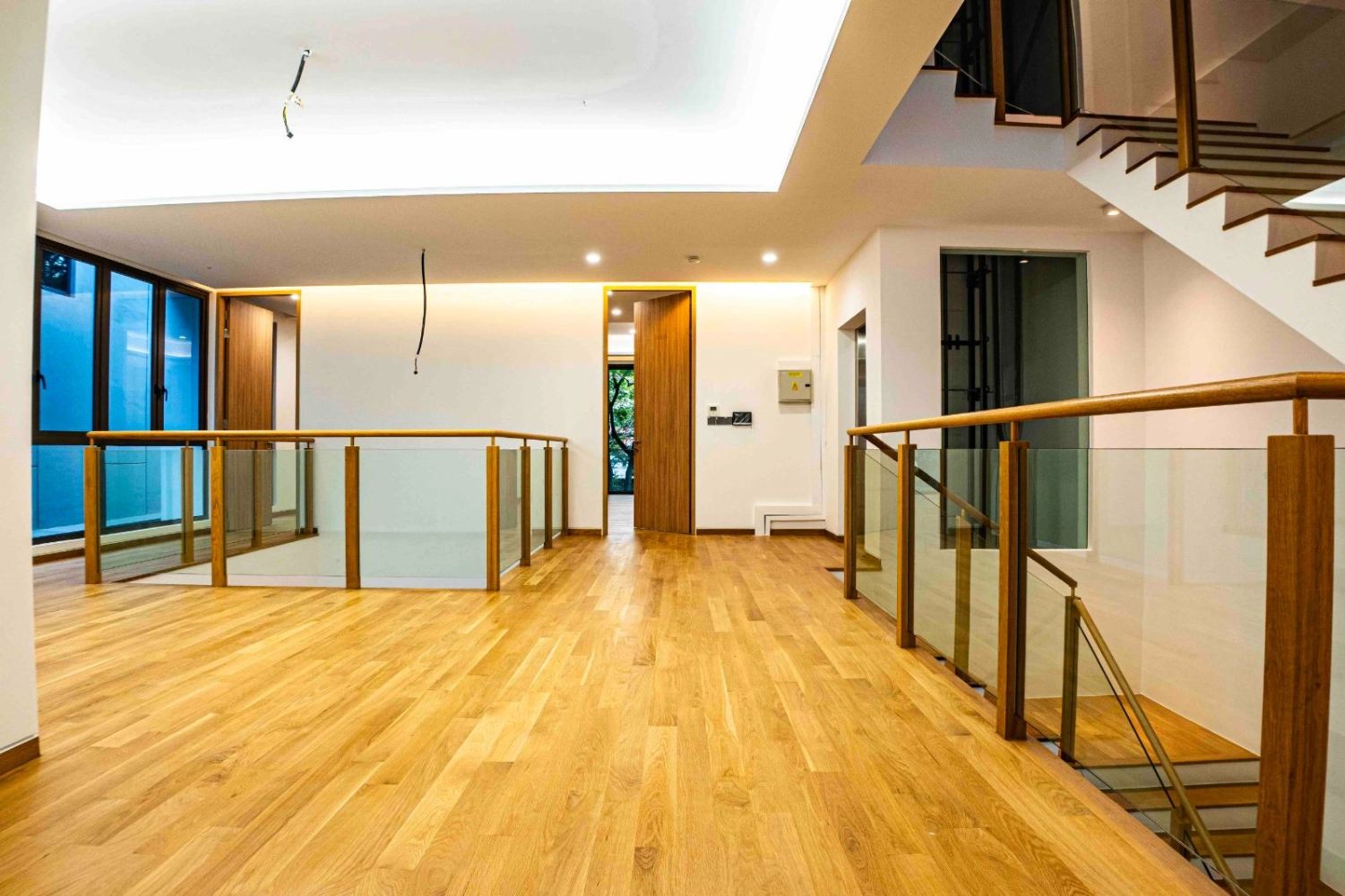 Brand New 3.5 Storey Semi D, image 1